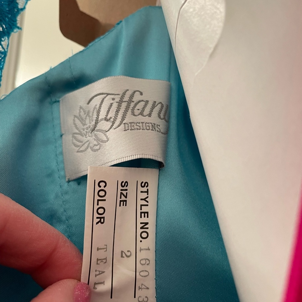 WORN ONCE. Gorgeous teal fitted dress with sequins. Size 2 - Picture 3 of 4
